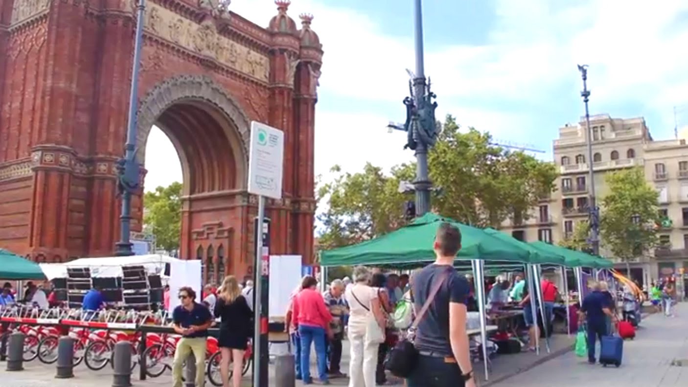 How to Easily Get Around Barcelona | Expedia Viewfinder Travel Blog