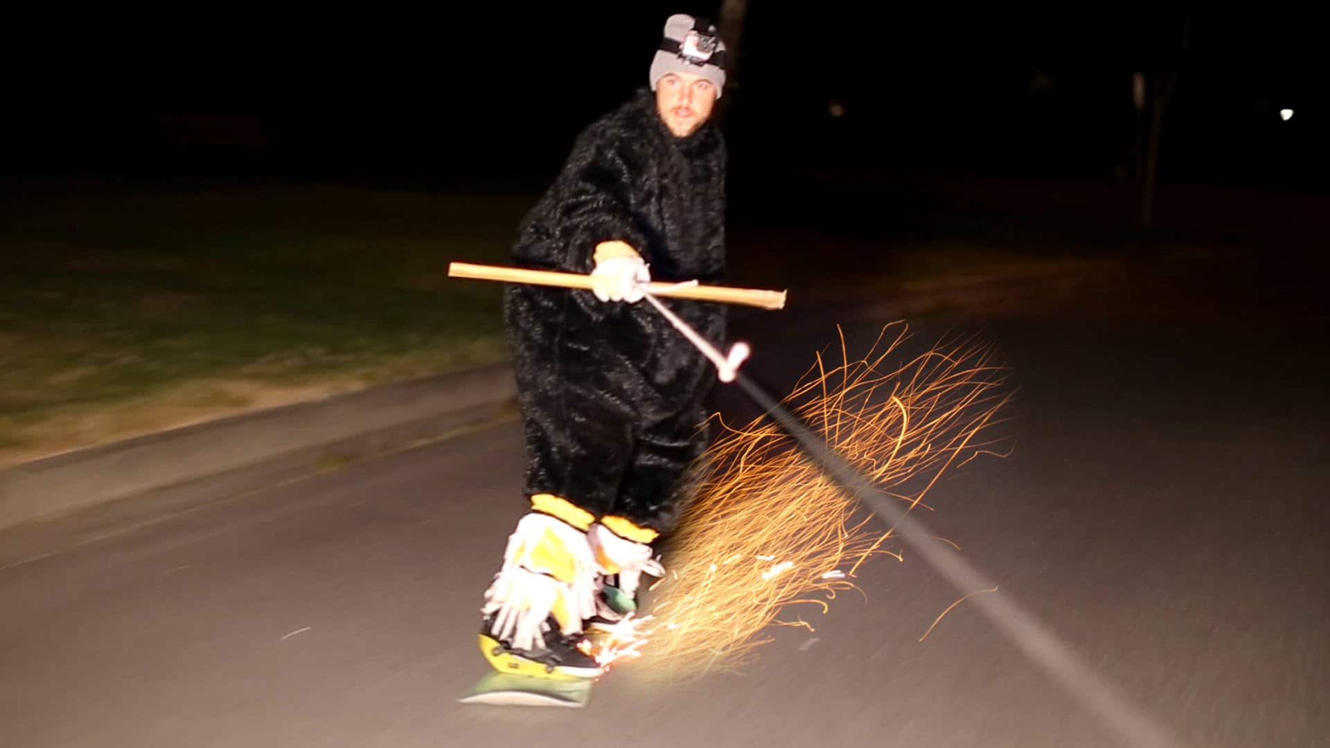 Spark Boarding (Snowboarding on Asphalt)